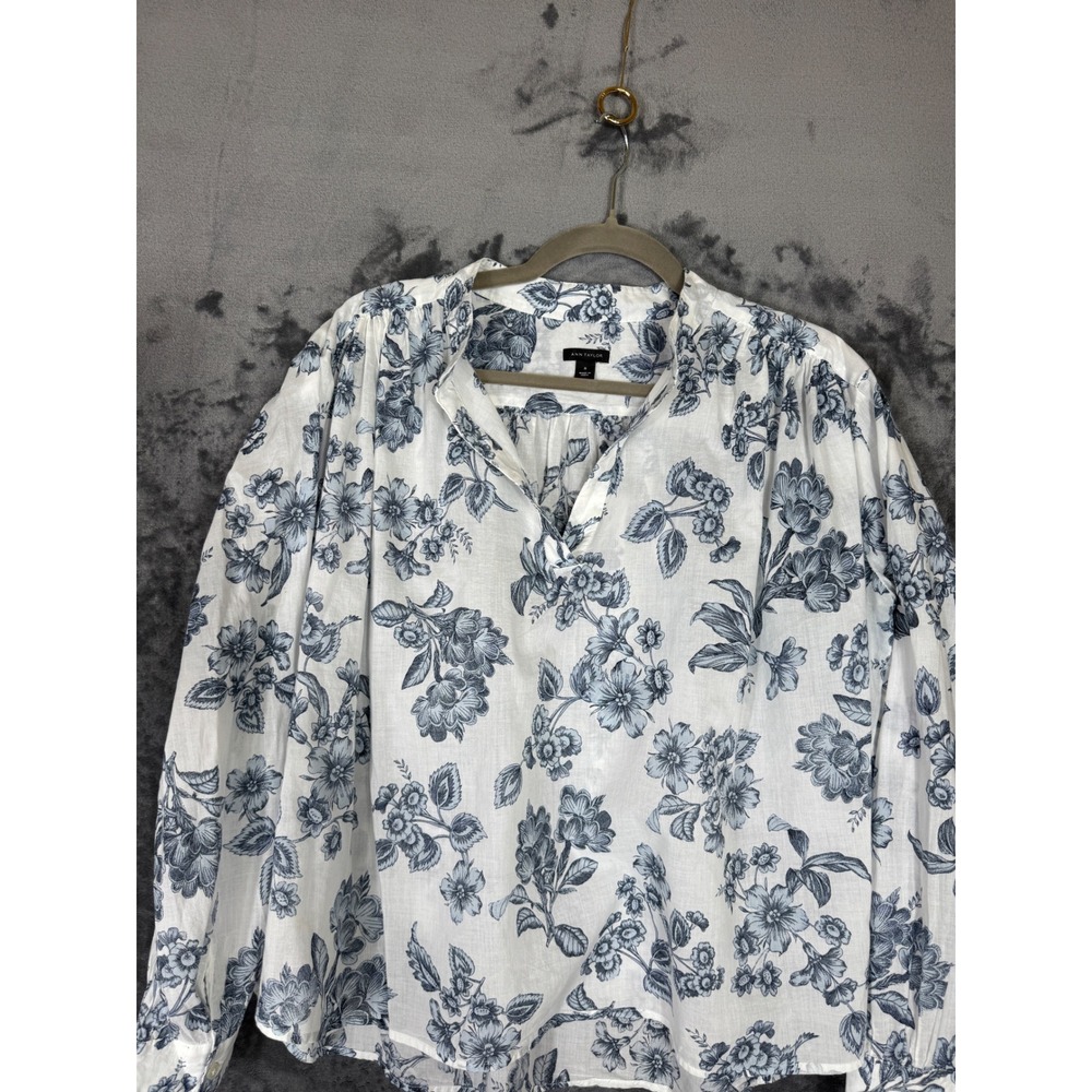 Ann Taylor Blue Floral Cotton Blouse Long Sleeve Split Neck White Top Size M - Picture 10 of 10